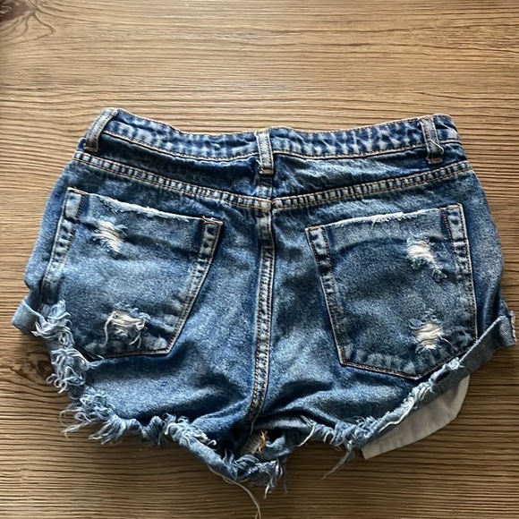 Signature8 Distressed Shorts - Picture 2 of 3